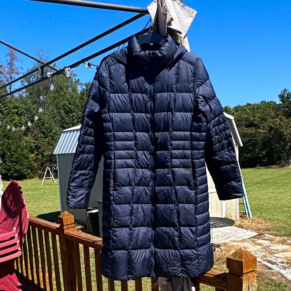The North Face Women’s Navy Blue Hooded Full Zip Mid-Length Puffer Coat M